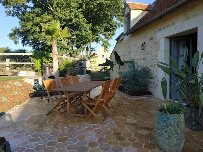 Terrasse extérieure aménagée par MCF Terrassement