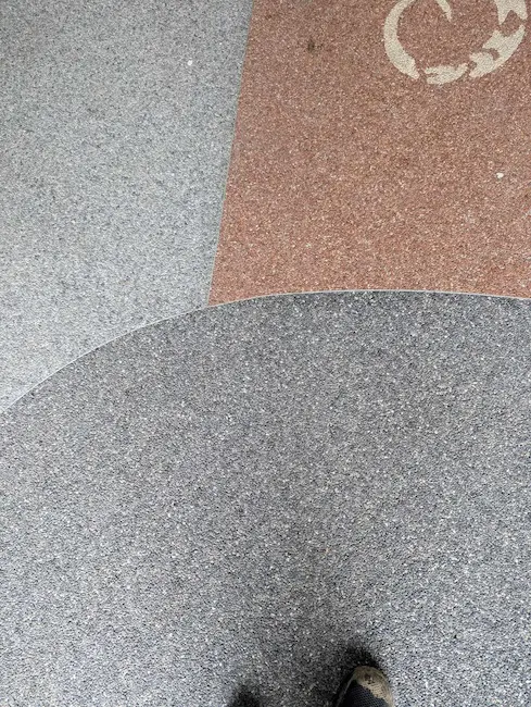 SAS MCF votre spécialiste terrassement, résine intérieure et résine extérieure, maçonnerie paysagère dans le Perche réalisation-résine granulat de marbre