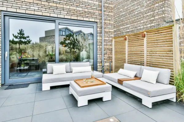 SAS MCF votre spécialiste terrassement, résine intérieure et résine extérieure, maçonnerie paysagère dans le Perche terrasse-pierre-naturelle dalles résine du perche