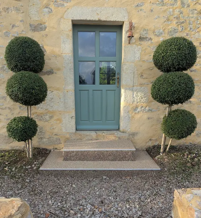 escaliers extérieurs en résine extérieure par mcfterrassement